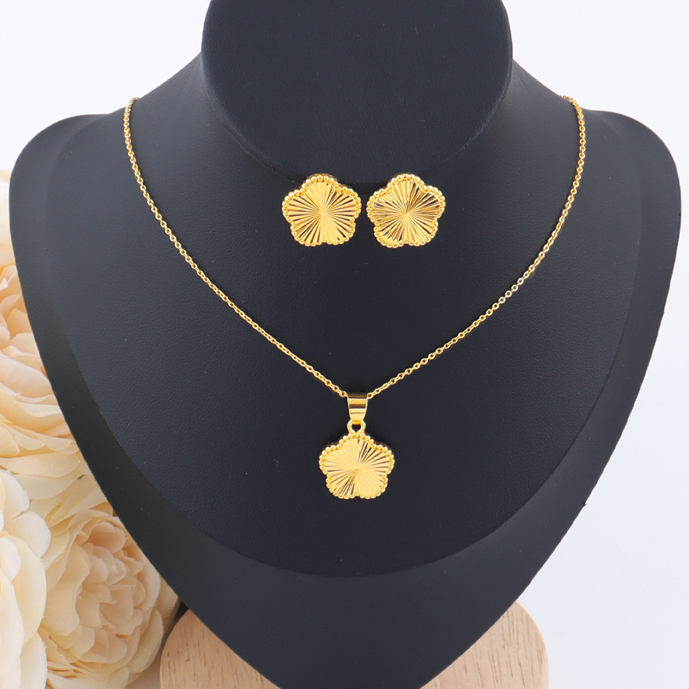 Model Kit Iron Man - Golden Color Choker Stainless Steel Pendant