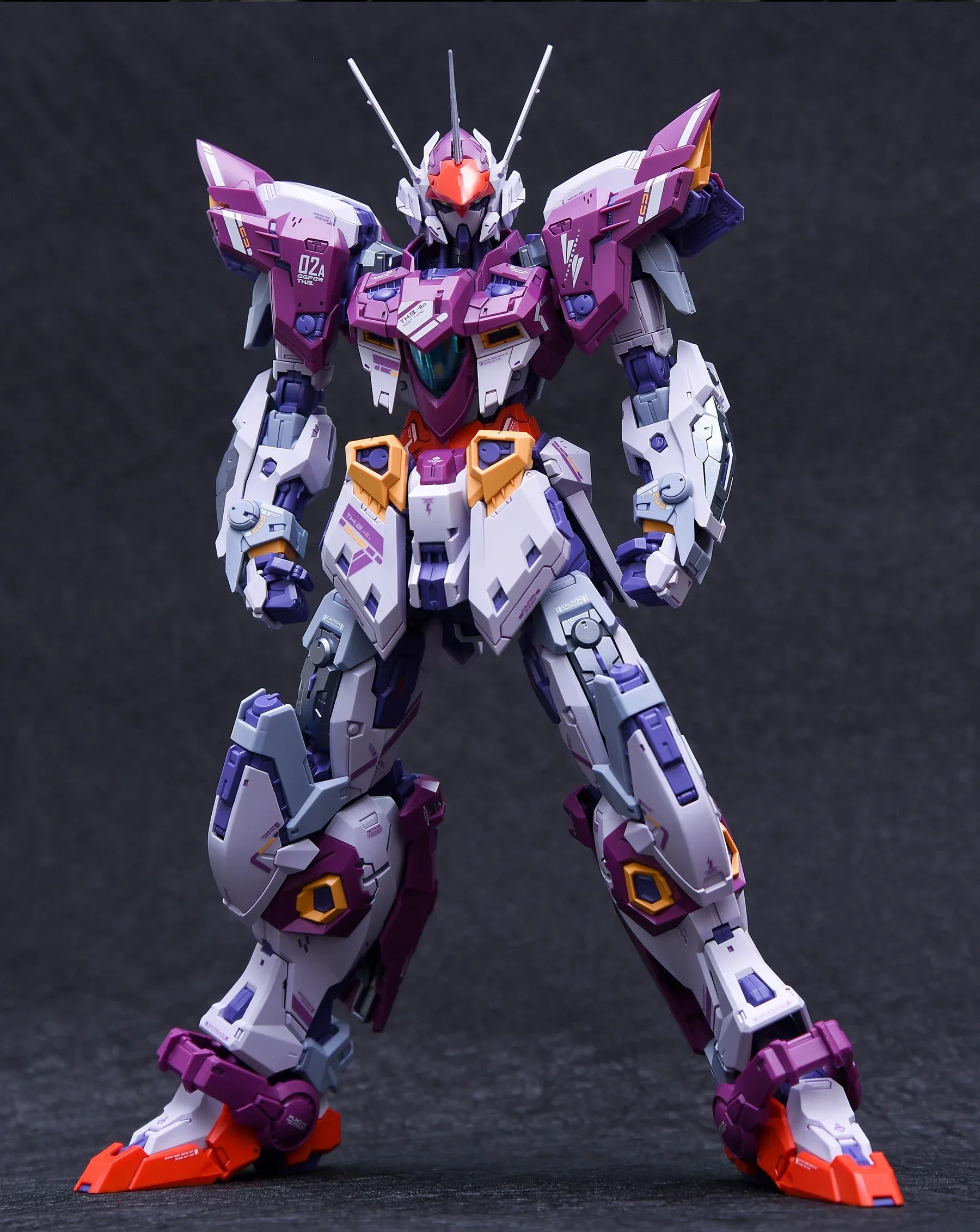 THUNDERBOLT Real Minutia Desig - مراجعة Model Kit Infinite Dimension وسعره