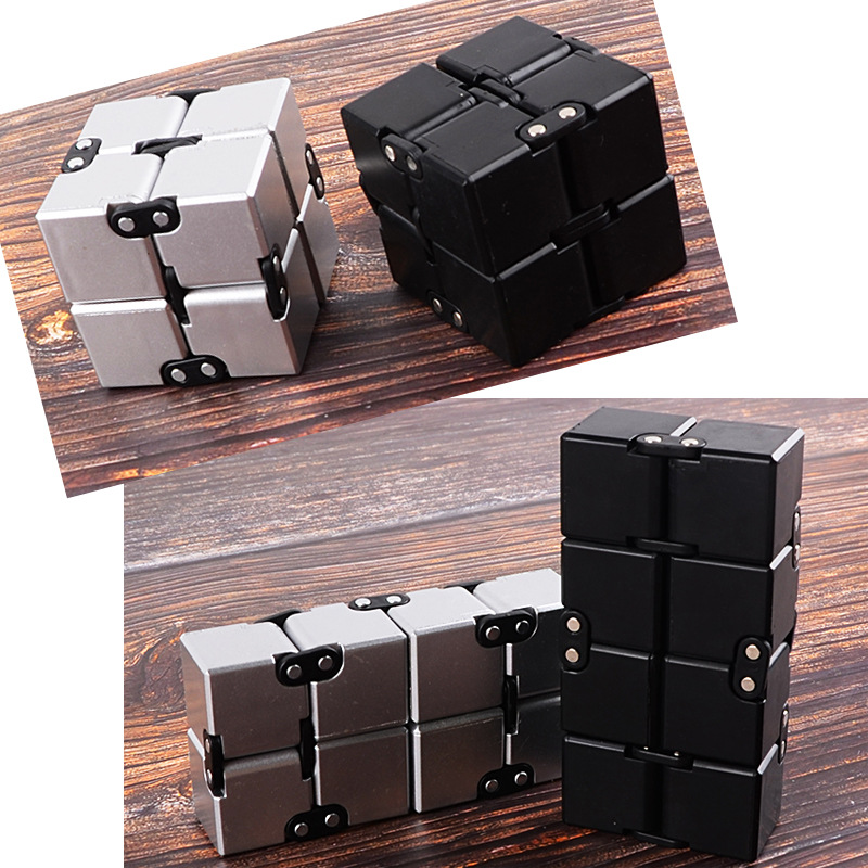 Metal Infinite Cube Stress Rel - مراجعة Model Kit Infinite Dimension وسعره