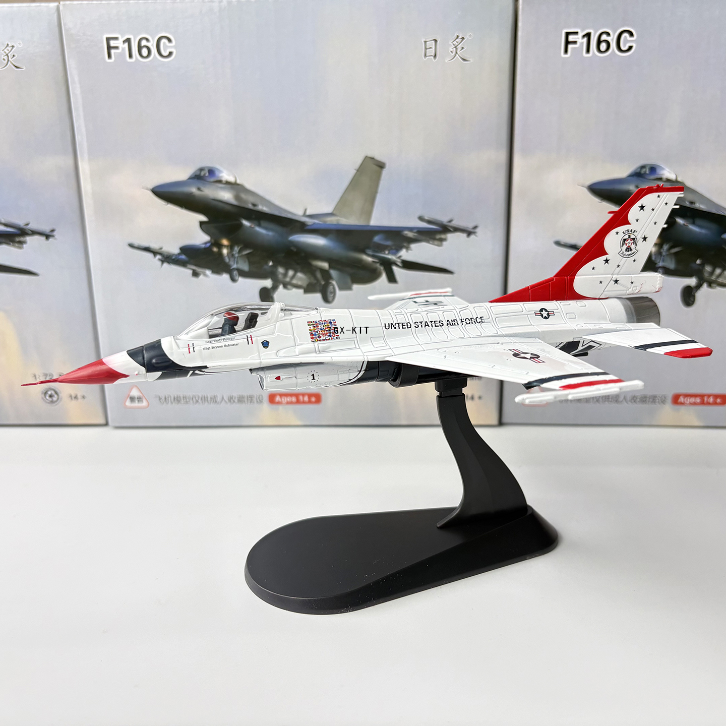 1/72 Scale U.S. Air Force F-16 - مراجعة Model Kit Jet وسعره