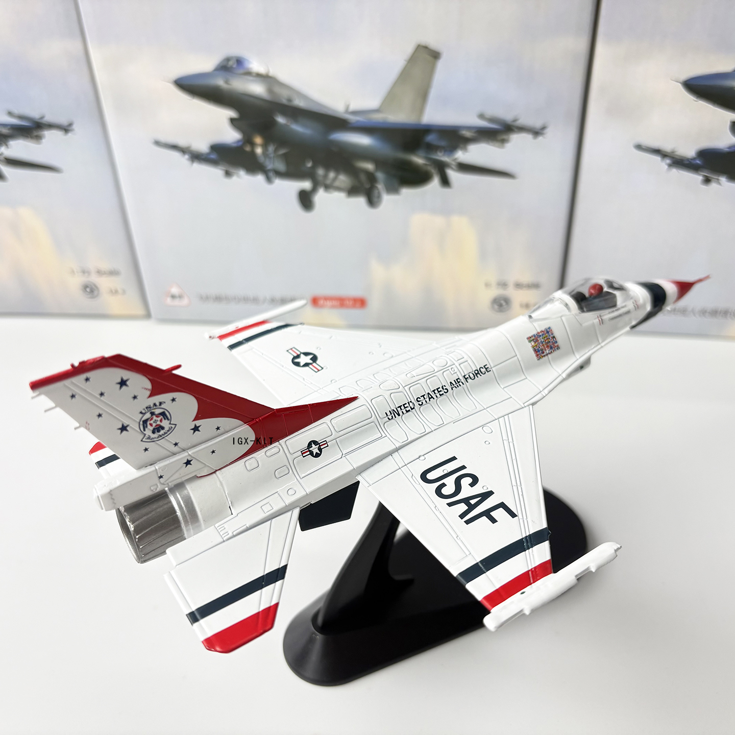 1/72 Scale U.S. Air Force F-16 - مراجعة Model Kit Jet وسعره